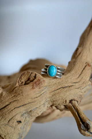 Kingman Turquoise Sterling Silver Ring (Size 7)