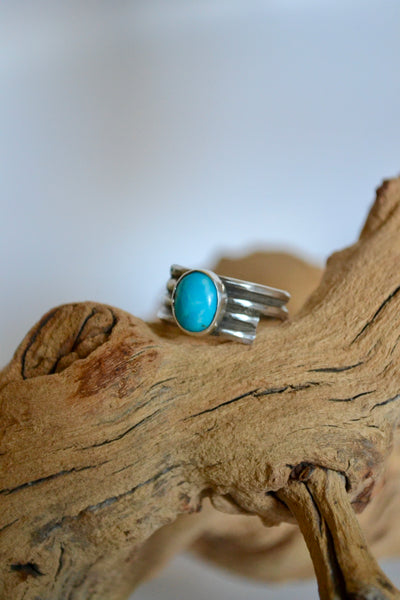 Kingman Turquoise Sterling Silver Ring (Size 7)