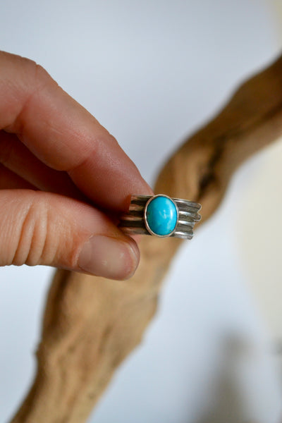 Kingman Turquoise Sterling Silver Ring (Size 7)