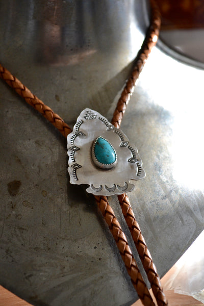 Turquoise Arrowhead Bolo Tie