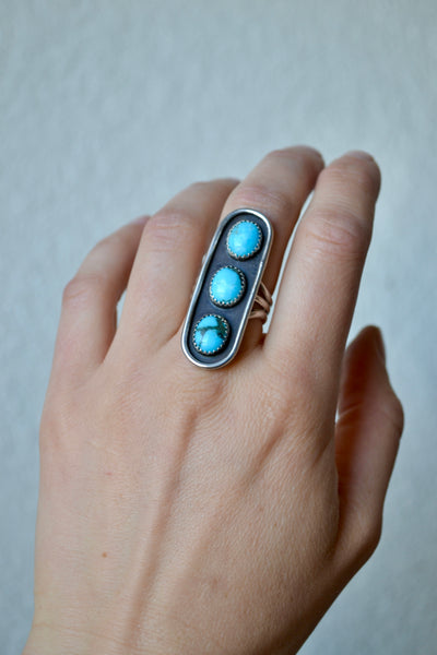 Kingman Turquoise Sterling Silver Ring (Size 7.5)