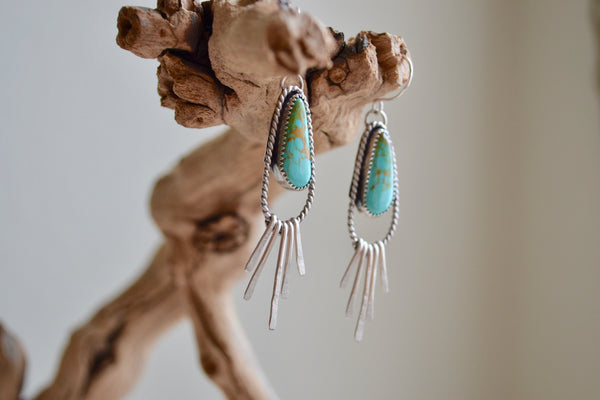 [ARCHIVES] (Kingman Turquoise Dangles)