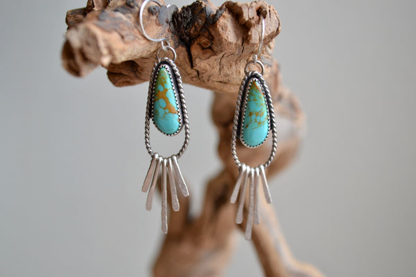 [ARCHIVES] (Kingman Turquoise Dangles)