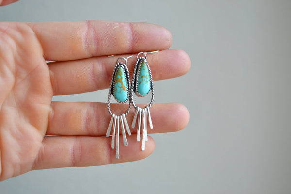 [ARCHIVES] (Kingman Turquoise Dangles)